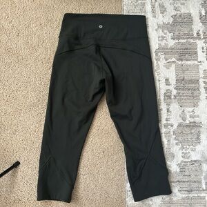 lululemon dark green capris leggings